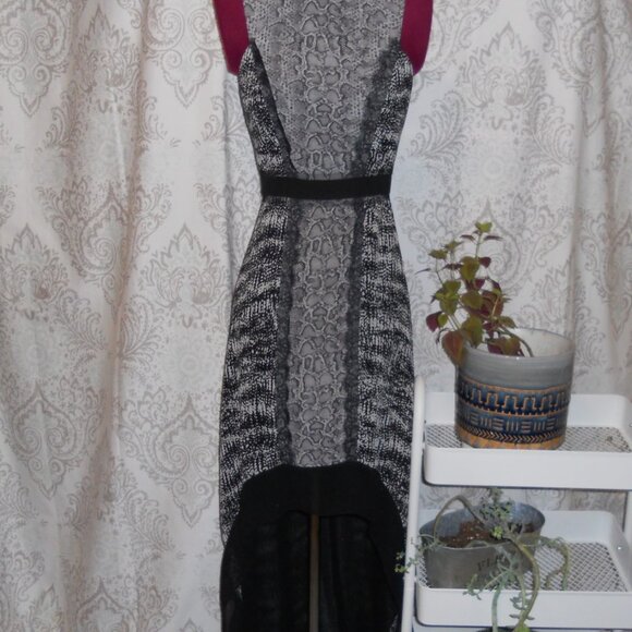 BCBG Maxazria 2 Black/White Sleeveless Maxi Dress Hi Low Mixed Patterns - Picture 2 of 8